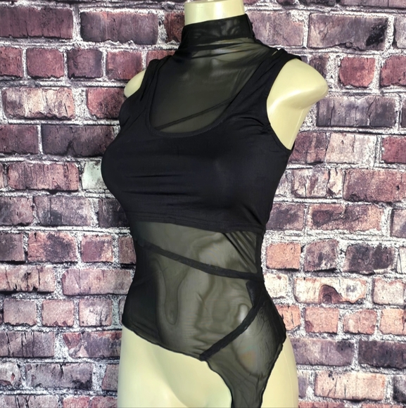Johana Mesh Assymetrical Layered Top - Picture 5 of 16